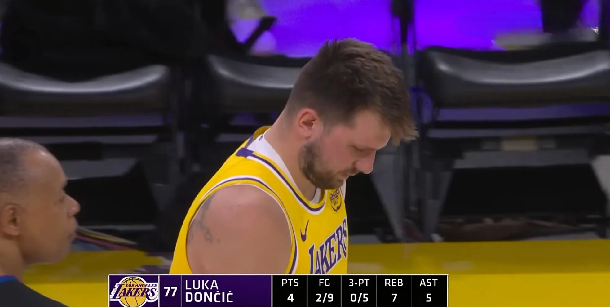 包含东契奇在利物浦比赛中刷新纪录，持续失利引发热议！比赛高潮迭起的词条