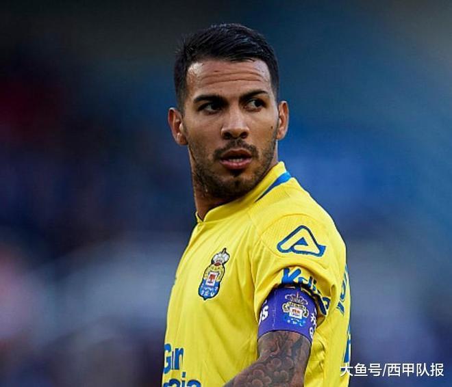 勒沃库森训练开放日，国际比赛日绝杀压哨引欢呼，西甲在即，年轻球员得到机会的简单介绍